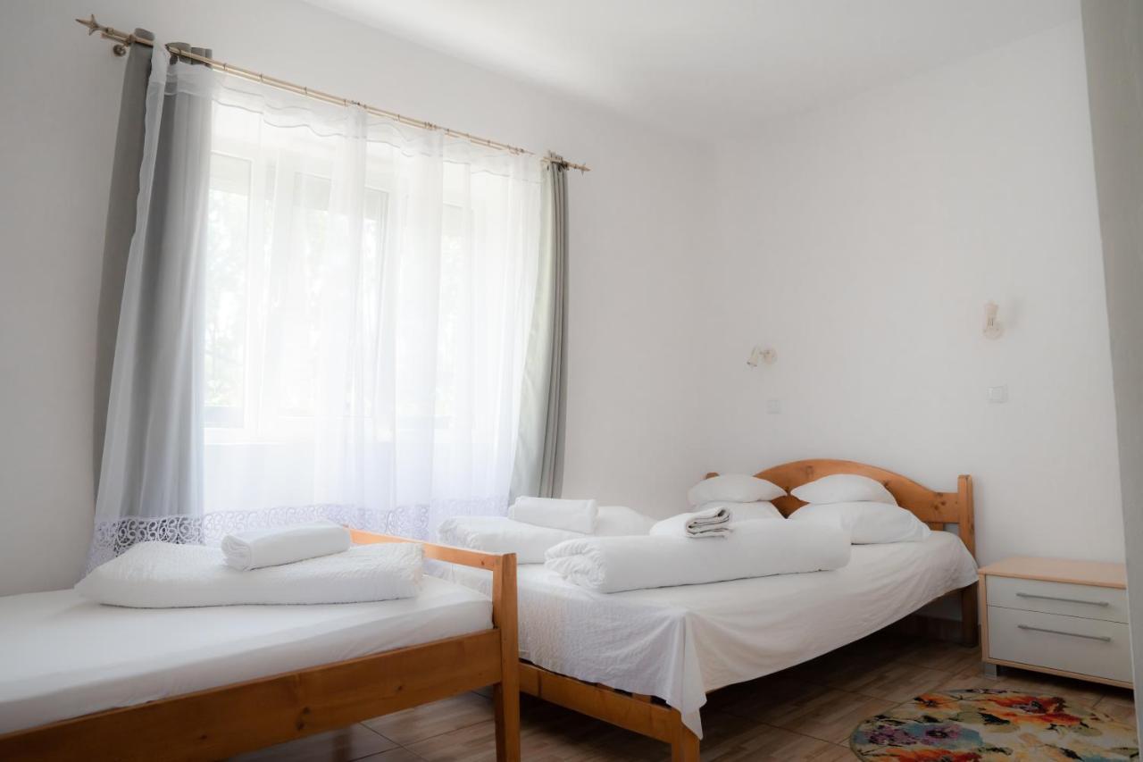Denisa&Rares Hotel Tasnad Eksteriør billede
